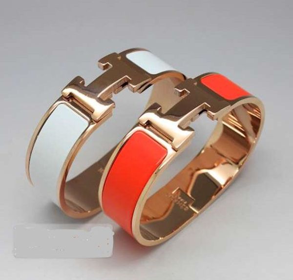 

Новый модный европейский и американский титановым покрытием розовое золото пара