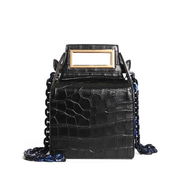 

2020 чистый красный небольшой группа дизайн кожаного мешка женщин молоко коробок мешок тенденция мешок акриловой цепи