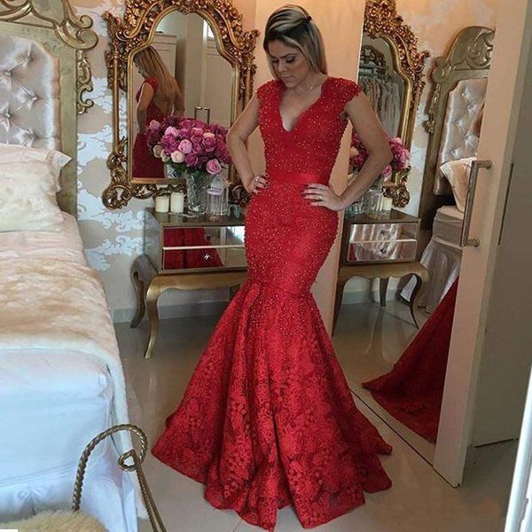 

burgundy muslim evening dresses 2019 mermaid v-neck cap sleeves lace pearls islamic dubai saudi arabic long evening gown prom, White;black