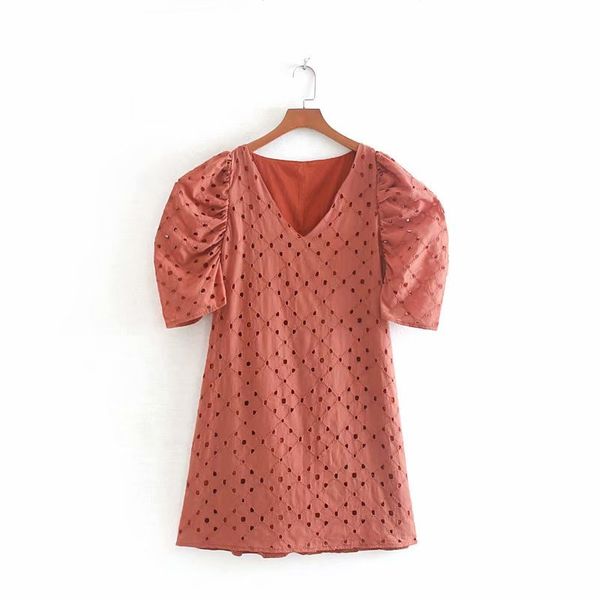 

новые женщины сладкий выдалбливают вышивка прямо мини платье женщины ретро v-образным вырезом puff рукавом платья шикарные брендовые платья, Black;gray