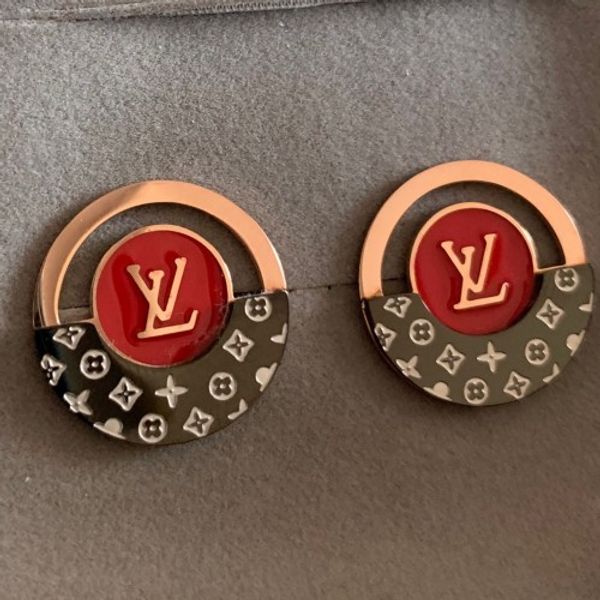 

Fa hion de ign luxury titanium teel ro e gold black uper red letter tud earring for women men hipping