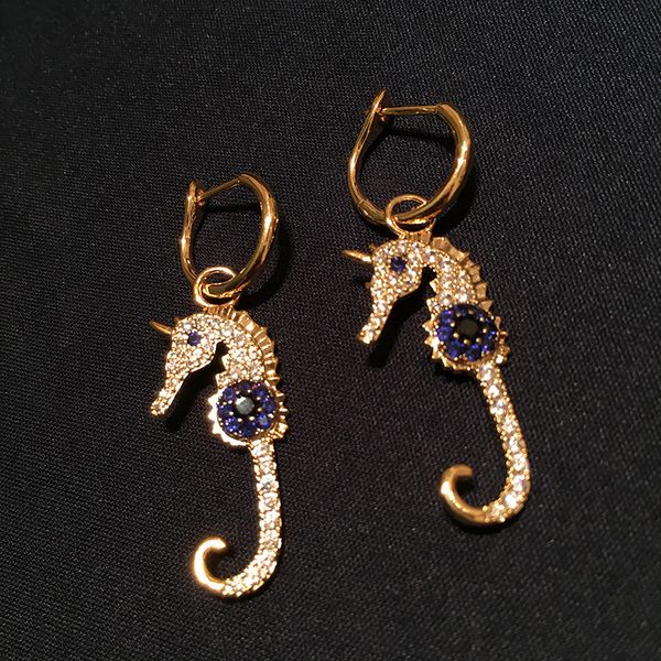 

creative beach hippocampus earrings animal design ear stud earrings for women, Golden