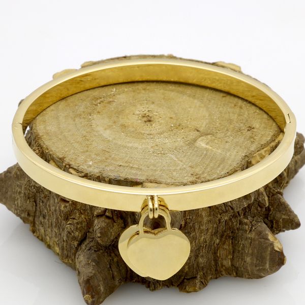 

2019 New Titanium steel fashion brand charm women both Peach heart bracelet Stainless steel rose gold heart-shaped lover bracelet