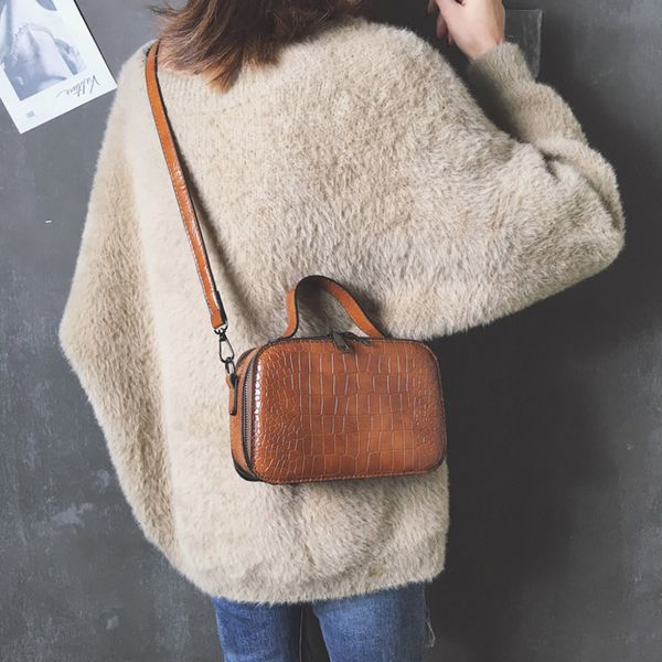 

crocodile embossed leather messenger bags 2019 new luxury embossed shoulder bag solid color tote bag shoulder cross body bags a1