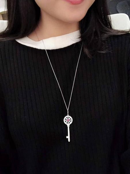 

оригинальные моды красный циркон круглый лепесток ключ кулон ожерелье s925 женщины люксовые бренды ювелирных изделий логотип подарок на день, Silver