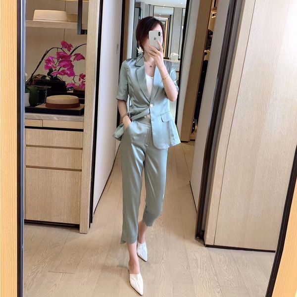 

to suit the female 2020 summer wear new dress fashion short sleeved little feet pants two-piece suit cultivate morality, White;black