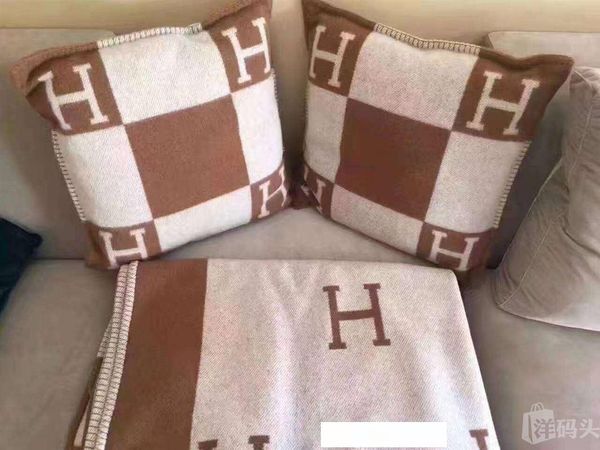 Ins Explosion Cross Border Hug Pillowcase Big Pillows Blanket