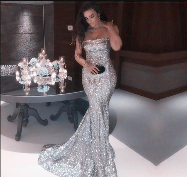 Sexy Prom Dresses senza spalline d'argento della sirena 2018 Nuovo arrivo scintillante paillettes abiti da sera lunghi convenzionali economici usura del partito dell'annata