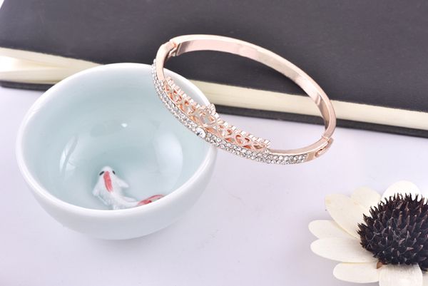 

wholesale-new crown bracelet manufacturers wholesale fashion bracelets european and american vintage ladies jewelry crystal ornaments, Golden;silver