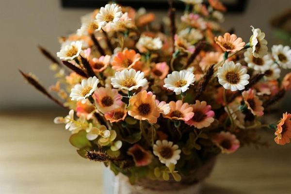 

50pcs оптовая бесплатная доставка хризантема искусственные цветы пейзаж сада поддельный букетами главная сад и свадебные decorartion