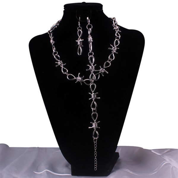

2020 fashion trend thorns iron thorn pants chain men and women ins same design clavicle choker cool jump di hip hop necklace bra, Golden;silver