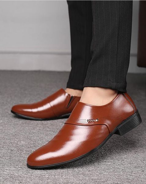 

2020 новых деловые мужчины oxfords обуви набор нога черной коричневая мужской офис свадьба указала мужские кожаные ботинки, Black