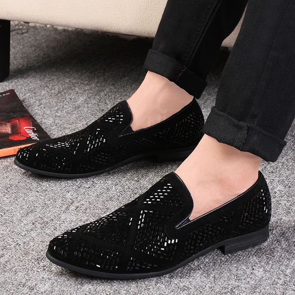 Laisumk Shining Rhinestone Dekorasyon Moda Loafer Ayakkabı Erkekler Düğün Parti 2019 için Erkekler Sivri Burun Rahat Düz Ayakkabı Yeni