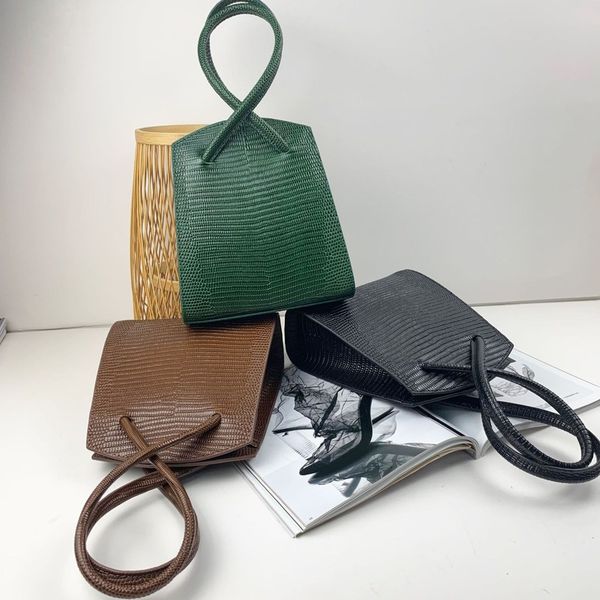 

2020 new ins niche design korean fashion women's bag pattern bucket bag shoulder ladies hand bags