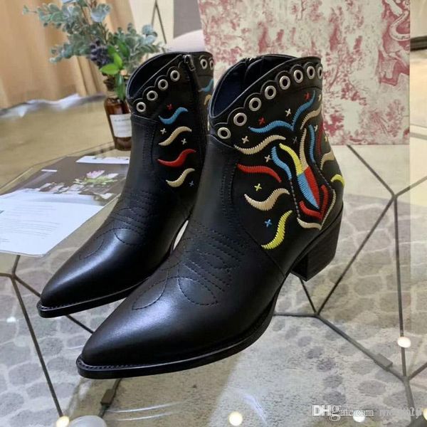 

2019 new fashionable women's boots water drill rivet boots women's bare boots flat bottom comfort 10 inches boot barrel size 35-41, Black