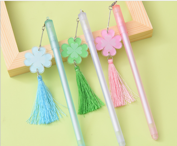 

0.5mm wholesale 100pcs/lot gel pen korean creative cute pendant clover neutral pen office stationery writing supplies gp828