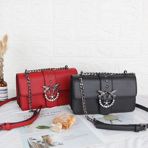 

a small square chain bag with a brick swallow is a new version of the 2019 women's bag
