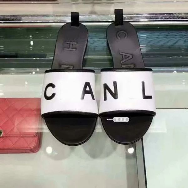 

Тапочки Сандалии Дизайнерская обувь Сандалии на плоской подошве Вьетнамки Модны