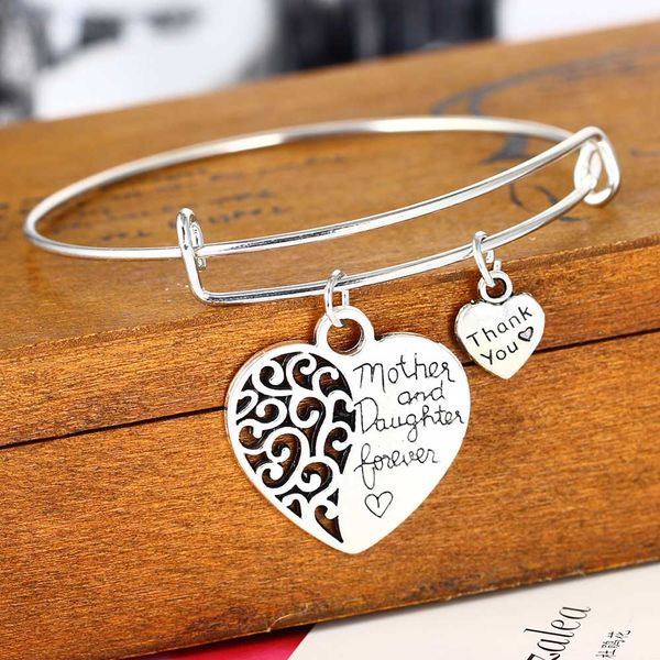 

new arrival love between mother and daughter heart family gifts bracelet jewelry mother's day bangle accessories bracelets charm, Golden;silver