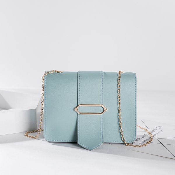

2020 summer korean version of the new chain female bag shoulder messenger bag casual solid color small square fashion