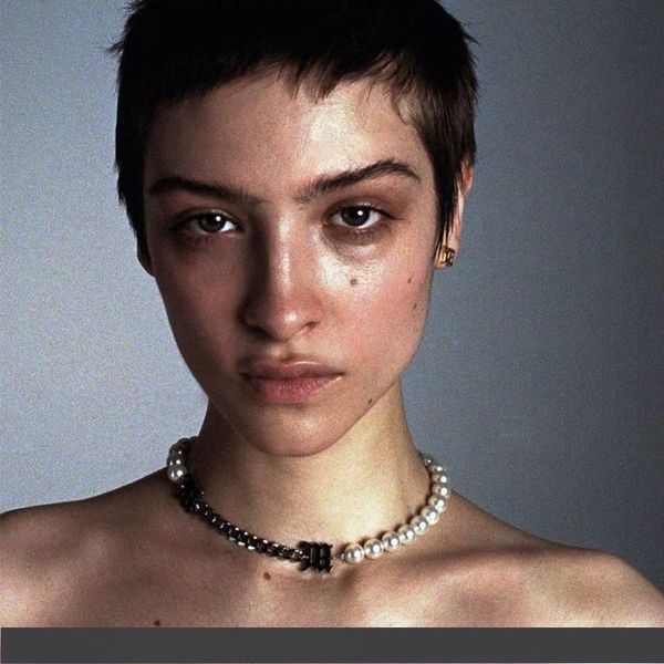 

misbhv pearl letter ожерелье чокеровщика для женщин harajuku streetwear цепи ожерелье металла воротник, Silver