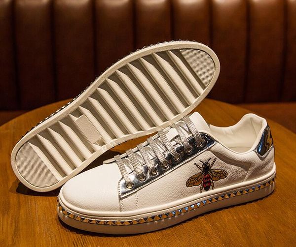

2020 new designer men fashion gold silver bee embroidery flats casual shoes loafers platform shoes man dress prom shoes tenis masculino 01c, Black