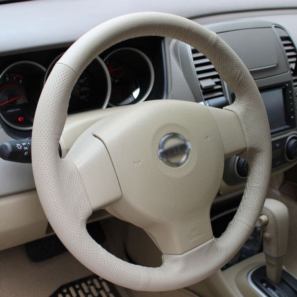 

ручная шить бежевый кожаный чехол рулевого колеса автомобиля для старого tiida livina sylphy примечание