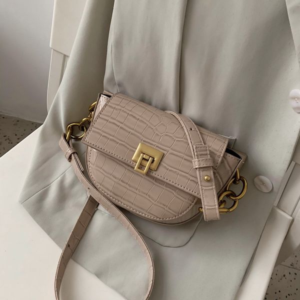 

2020 new women's crossbody bag fashion stone grain niche personality ladies saddle bag