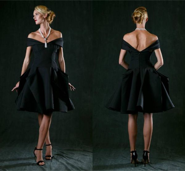 2022 Kleine Schwarze Cocktailkleider für den Abschlussball, schulterfrei, Seidensatin, knielang, Rüschen-Partykleid, Übergröße, elegante, geraffte kurze Abendkleider