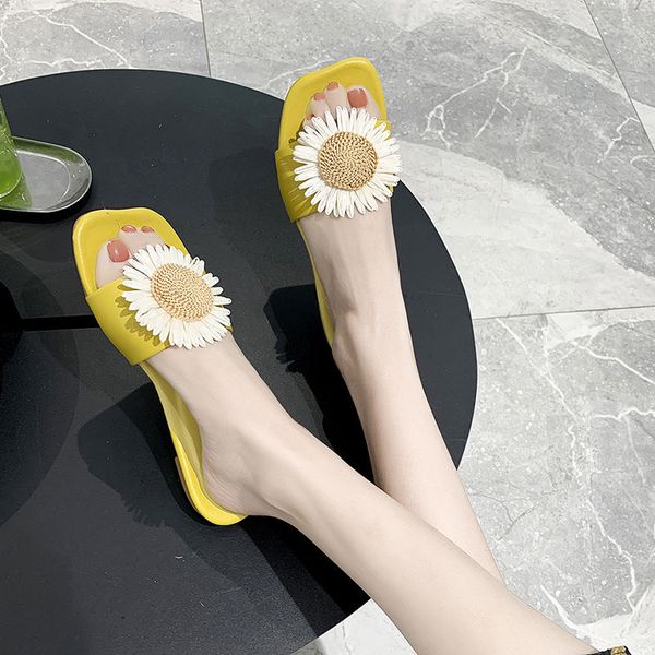 

fresh small chrysanthemum flat bottom one shape sandals for women in 2020 summer, Black