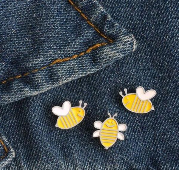 Cartoon Mini Bee Spilla Simpatico animale Smalto Pin Bambini Zaino Distintivo in metallo Giacche Spille da donna Gioielli da uomo Regali GD131