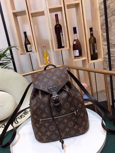 

2019 year ale new hip hop temperament famou handbag vintage chain bag cowhide houlder pur e