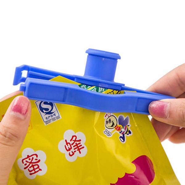 

creative snack bags sealer bag mouth sealing clip eco friendly random color kitchen gadgets