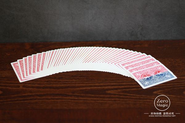 

Высокое качество 1 палуба 52 оттенка красного Shin Lim, карта Magic Trick, крупный план, реко