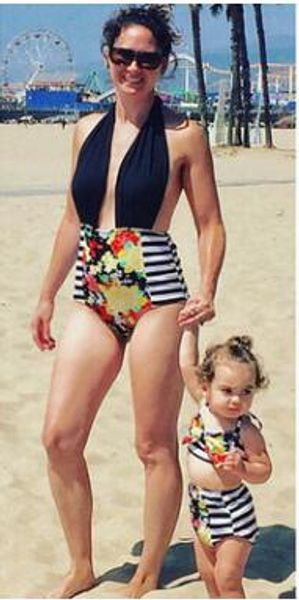 Frete Grátis-2018 Família Roupas de Correspondência Mãe e Filha Swimsuit de Verão Crianças Parent Swimwear Listrado Roupas Bebê Roupas