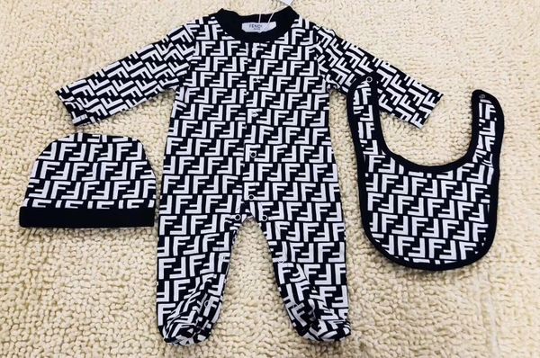 

Три комплекта детского хлопкового комбинезона