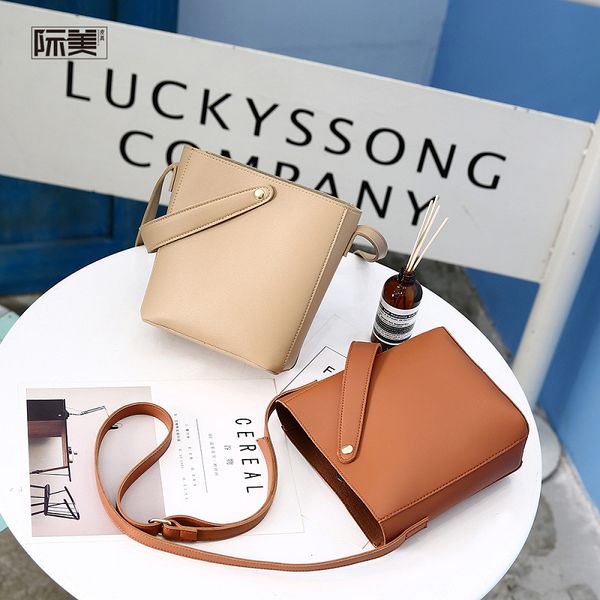 

bisi goro 2019 new korean super fire new simple water barrel handbag recreational single shoulder slant bag shoulder bags female