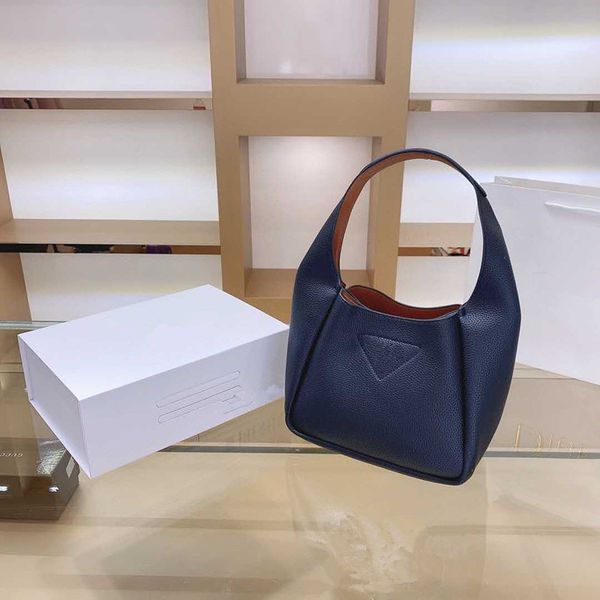 

2020 designer basket armpit bag women's one piece shoulder bag fashion versatile handbag