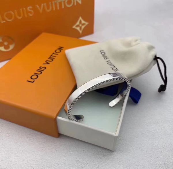 

60мм hot leather продажа мода открытие браслет нет привязки серебряный браслет мода письмо luxury браслет christian gift не привязывать на ю, Golden;silver