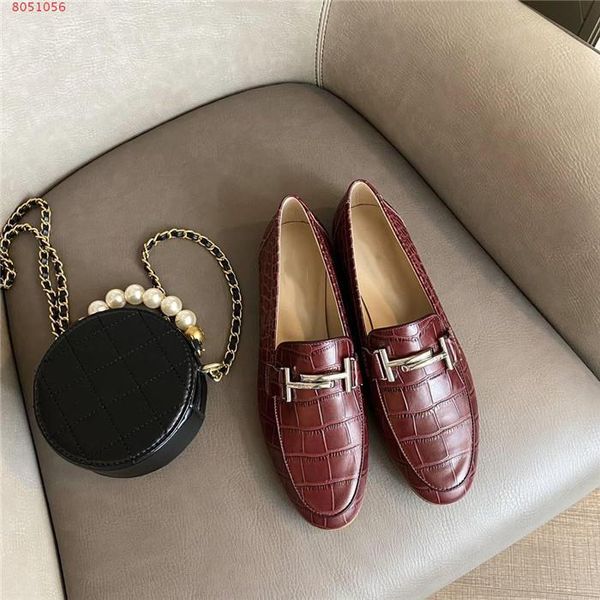 

ladies spring/summer 2020 collection womens classic chic leather shoes black white and wine red low heel casual loafers