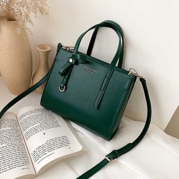 

2020 new french small single shoulder messenger bag, light luxury fashion large capacity handbag