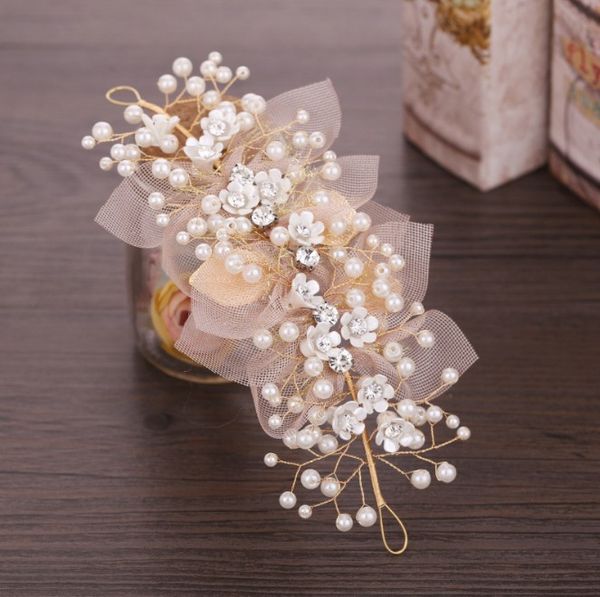 hair decoration with flowers