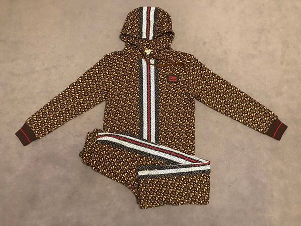 

19ss france italy new fashion war horse letter pullover cotton men women mens hoodies luxury sweatshirts, Black