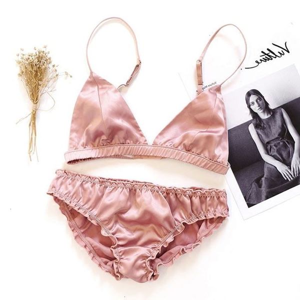 

bralette женщины комплект ультратонких удобная intimate lingerie провода free brassiere треугольник чашки нижнее белье бюстгальтер и трусики, Red;black