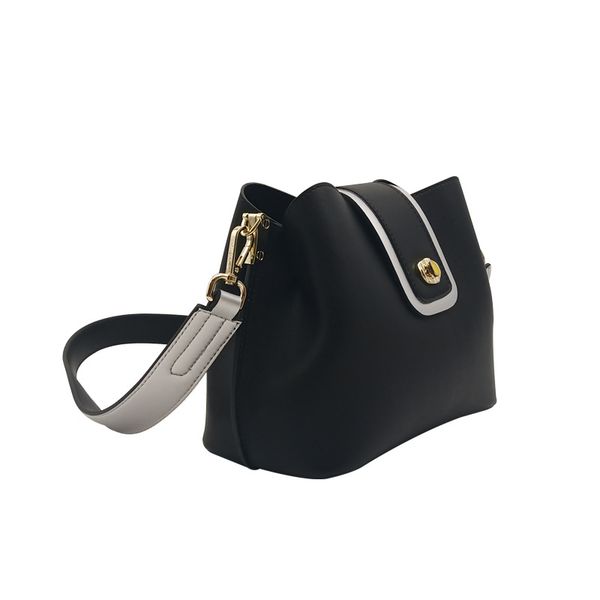 

2019 new lady bag messenger bag korean color pu leather fashion bags handbags