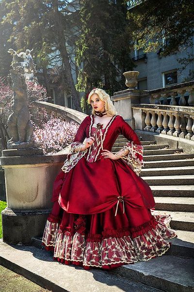 

готические старинные средневековые красные свадебные платья с длинным рукавом обратно корсет бант лента драпированные викторианской кружева, White
