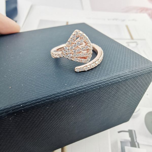 

european and american fashion zircon fan shape design rose gold color ladies ring luxury personality creative wild holiday gift ring jewelry, Golden;silver