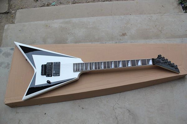 Personalizada de fábrica V Forma Guitarra elétrica branca com preto Strip, Floyd Ponte Rose, White Pearl Fret embutimento, pode ser personalizado