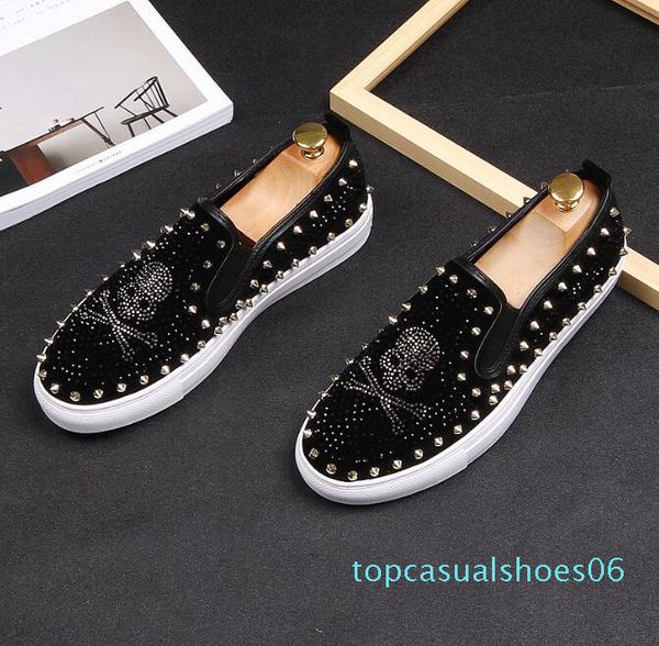 

2018 men shoes men's casual barber casual shoes human skeleton rivet stylist mens designer shoes men luxury loafers t06, Black