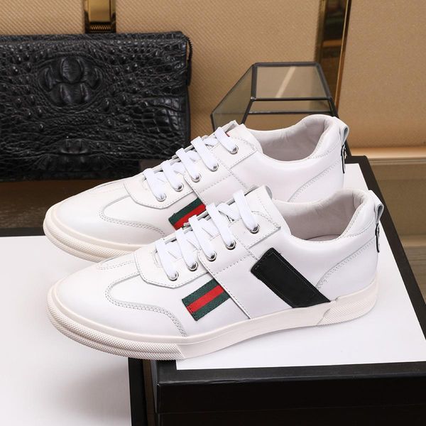 

2019 new winter and autumn men's fashion trend retro lace-up shoes daily black round head lace-up casual shoes low shoes